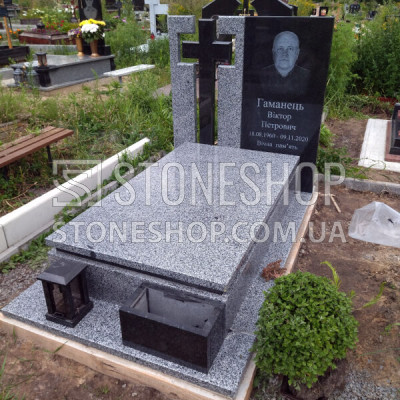 Європейський пам'ятник з гранітним хрестом і портретом — модель 524