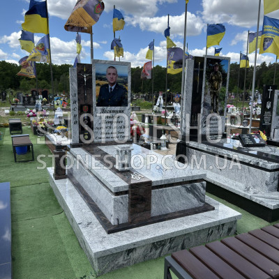 Меморіал Захиснику або Захисниці України — модель E-24