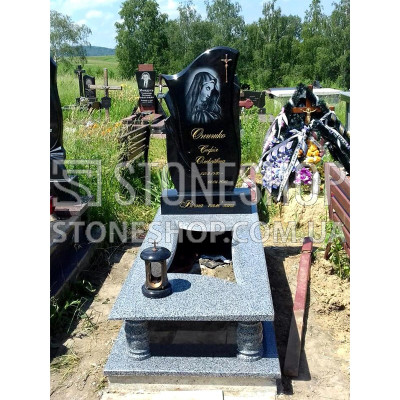 Одинарний пам'ятник з гравюрою Богородиці — модель 20