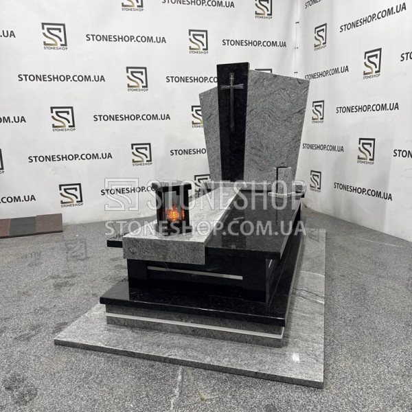 Одинарний пам'ятник з похилою світлою стелою — модель ОК-22