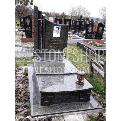 Ексклюзивний пам'ятник з колоною та розп'яттям — модель 28