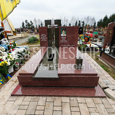 Подвійний пам'ятник з червоного граніту з чорною вставкою — модель Д-210