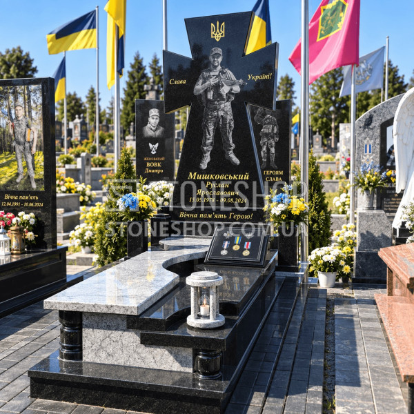Пам'ятник Герою з хрестом-гравюрою воїна — модель Т-21