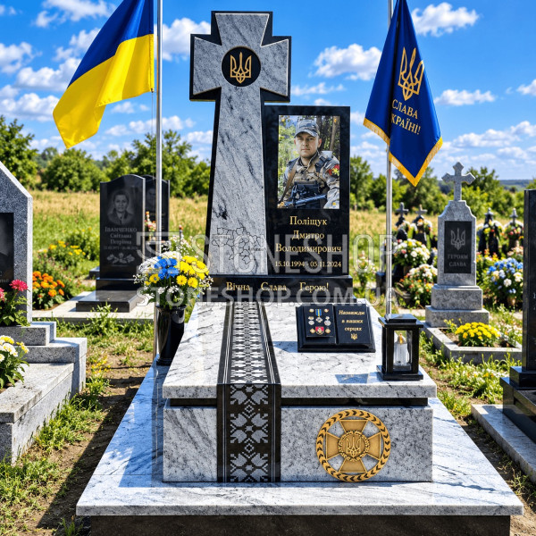 Пам'ятник військовому з хрестом-тризубом і вишивкою — модель Т-5
