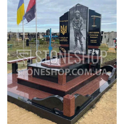 Пам'ятник з гравюрою воїна на повний зріст — модель 939