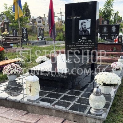 Пам'ятник Герою ЗСУ «Слава Україні», чорний граніт — модель ВК-1