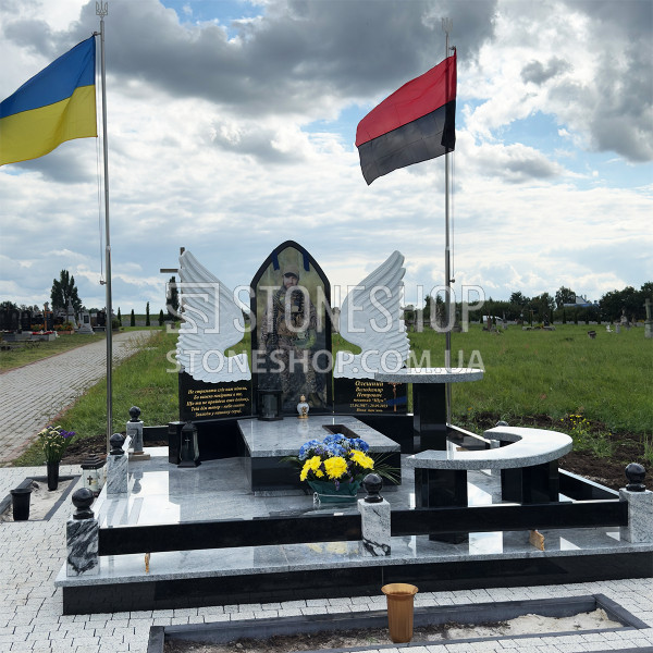 Пам'ятник Герою з білими крилами ангела — модель ВК-7