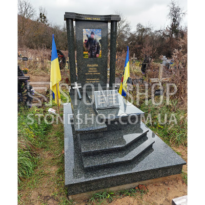 Пам'ятник військовому з порталом і книгою — модель В-31